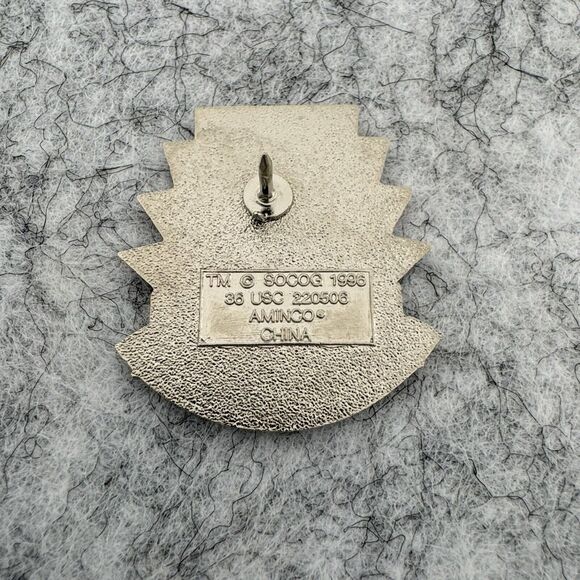 2000 Cartan Sydney Olympic Lapel Hat Pin Pinback Enamel Official Ticket Seller - Picture 3 of 3